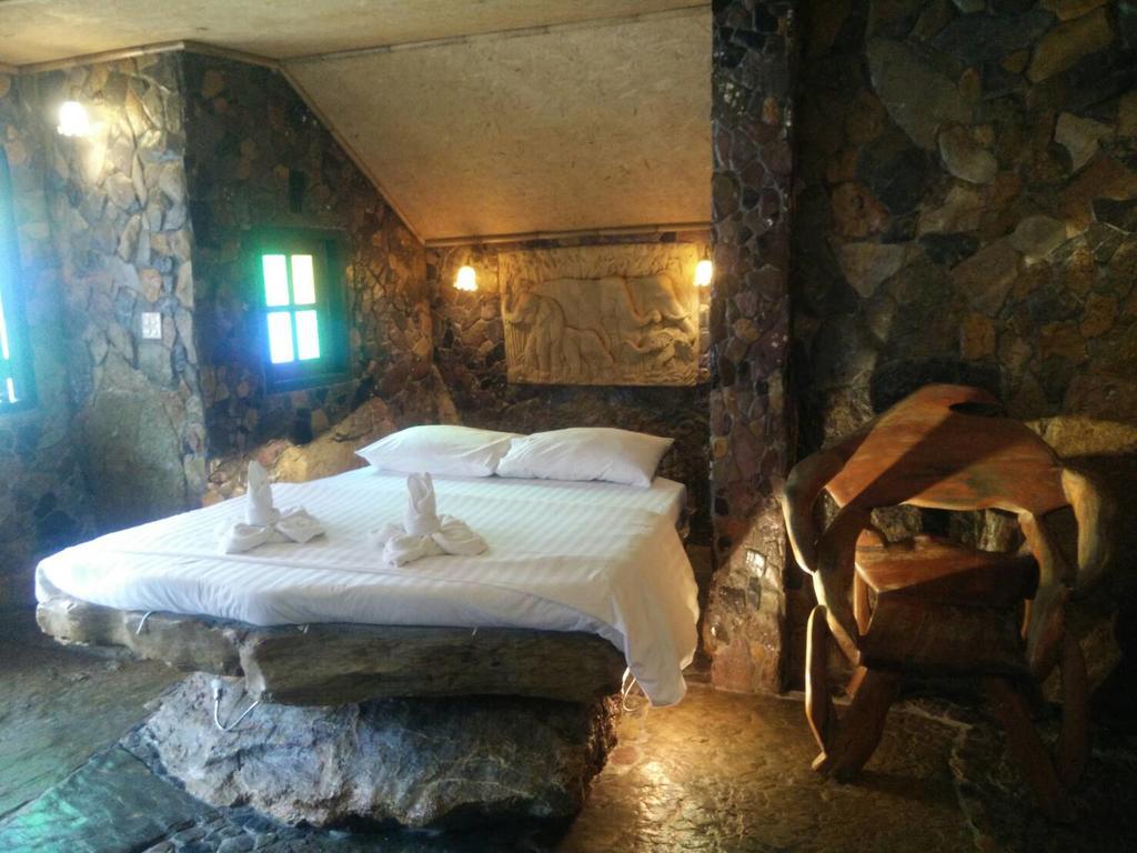 Needa Rock Resort Khanom Exterior foto